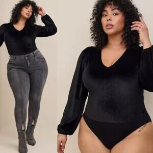 NWT Torrid Stretch Velvet V-Neck Balloon Slv Long Sleeve Bodysuit Sz 2X (18-20)